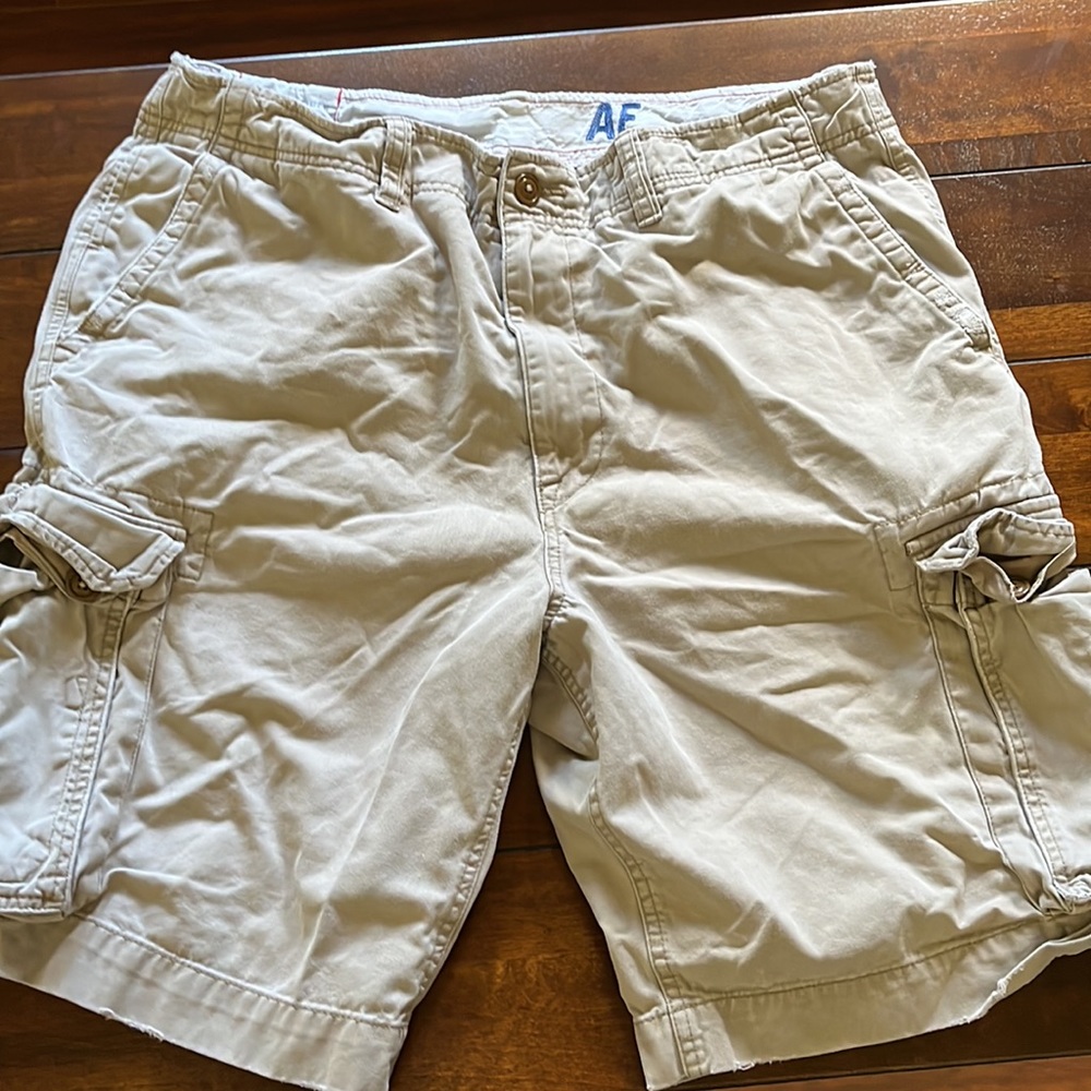 American Eagle outfitters cargo shorts size 38